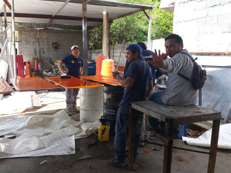 Imagen de Germán Pech Bacelis en su taller
