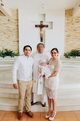 Jesús Ramiro Tobar en le bautizo de su hija.