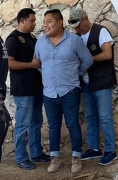 Momento de la detención de Irving I. Pacheco Cauich