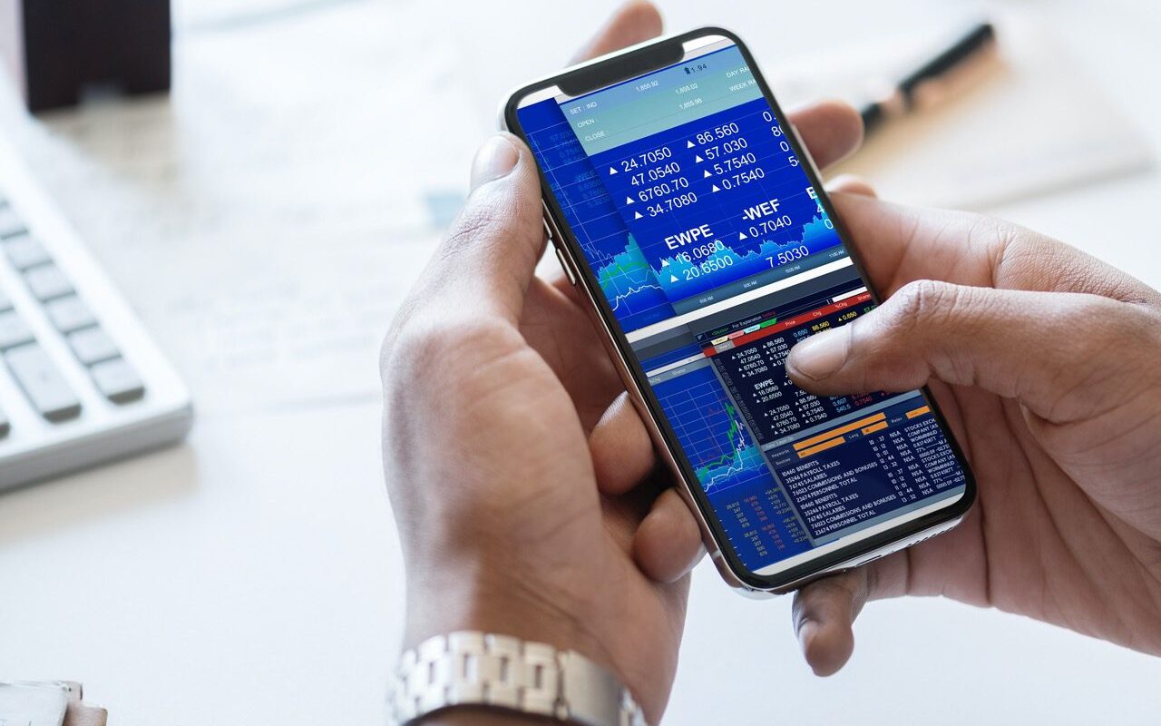 Fintech son los servicios financieros ofrecidos y realizados mediante el uso de la tecnología